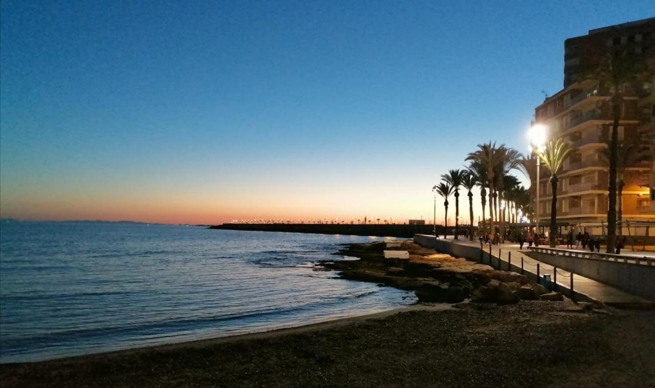 Sunny Appartment With Pool Torrevieja Center المظهر الخارجي الصورة