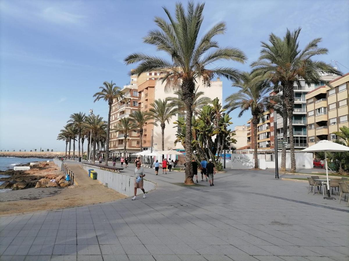 Sunny Appartment With Pool Torrevieja Center المظهر الخارجي الصورة